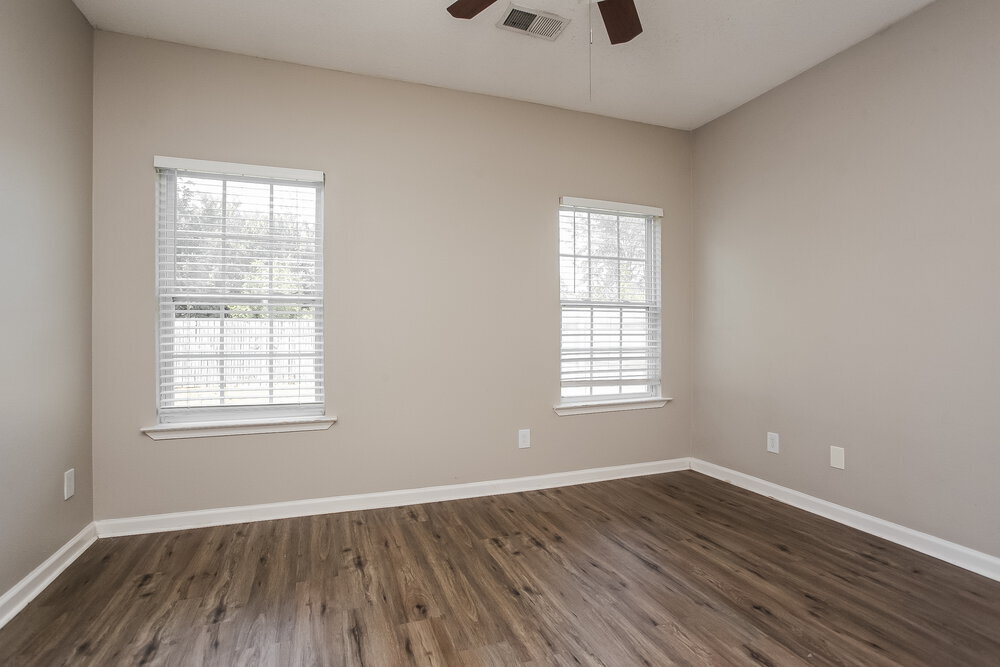 Building Photo - 9864 White Poplar Dr