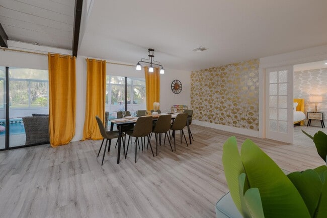 Building Photo - 1775 Harbor Rd