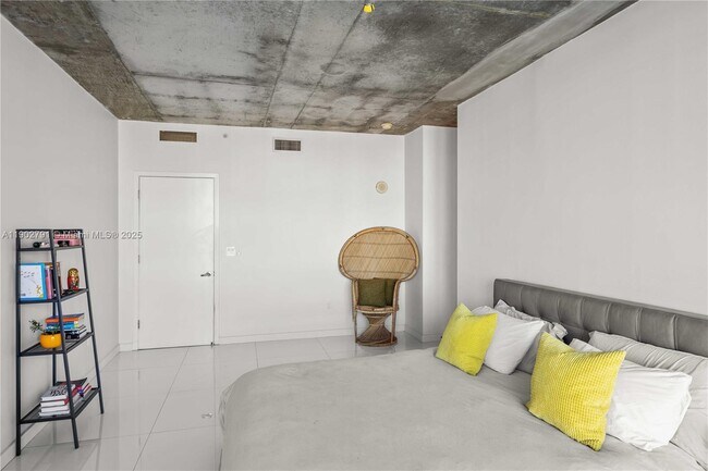 Building Photo - 3470 E Coast Ave