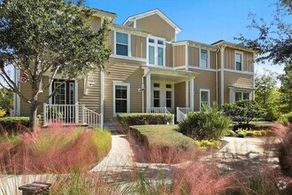 Building Photo - 325 Sapphire Lake Dr