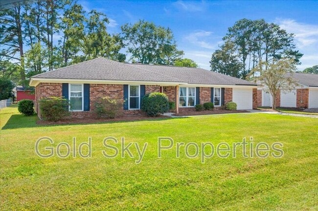 Building Photo - 210 Pine Grove Dr