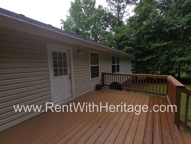 Building Photo - Immaculate 5-bedroom, 3-bath home in the Cedar Mountain Park subdivision in Douglasville, GA.