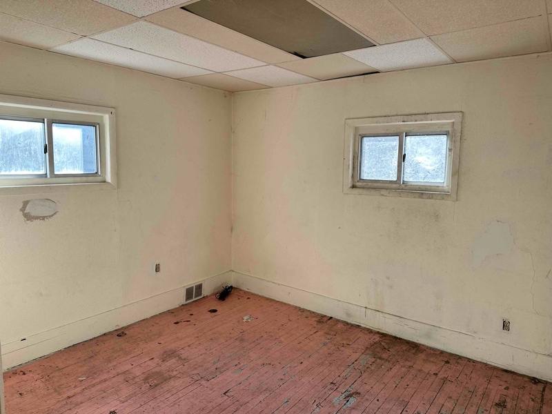 Building Photo - 1813 Kenneth Ave