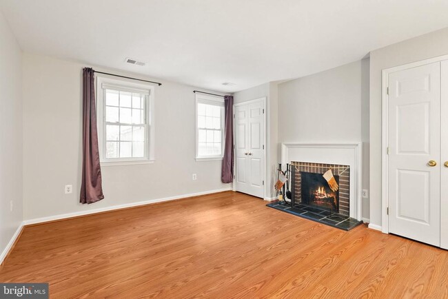 Building Photo - 1956 N Cleveland St