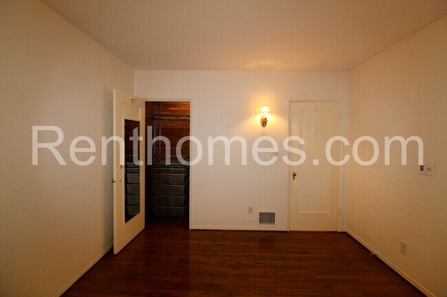 Building Photo - 2244 Plum St