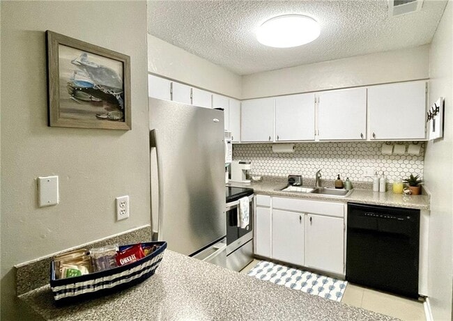 Building Photo - 850 Mallery St