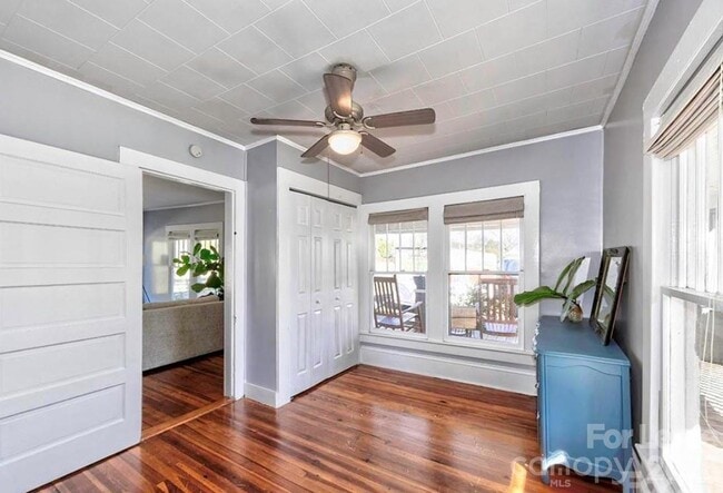 Building Photo - 508 S Main St