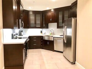 Building Photo - 212 SE A St