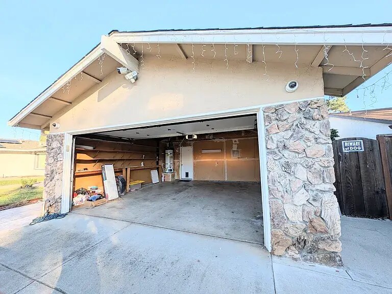 Building Photo - 130 Avenida Espana