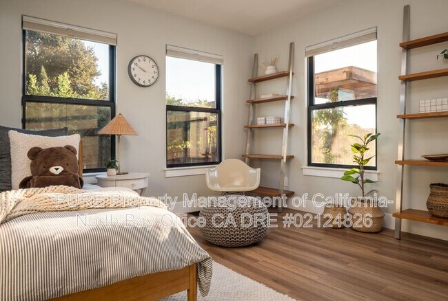 Building Photo - 202 Petersen Ln