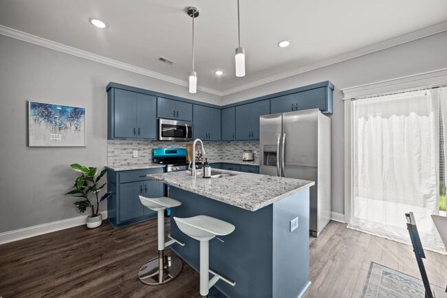 Building Photo - 510 Watauga Ave