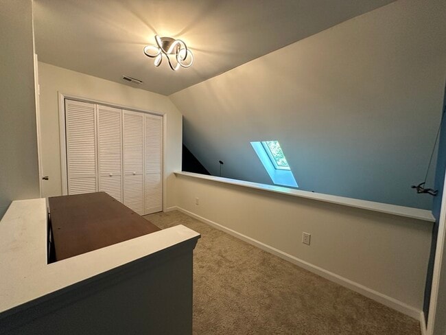 Building Photo - 505 Gooseneck Dr