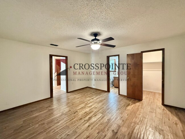 Building Photo - Waterfront 2 Bedroom, 2.5 Bathroom Home!