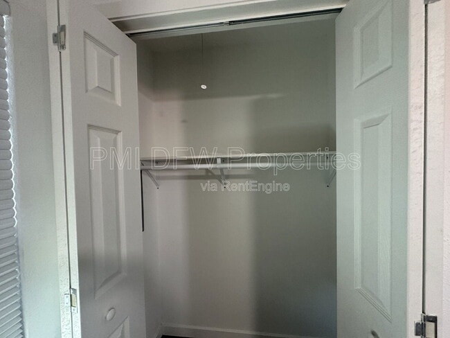Building Photo - 3304 Mayhew Dr