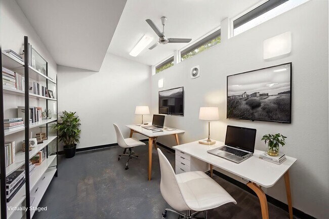 Building Photo - 8954 Chatsworth Dr