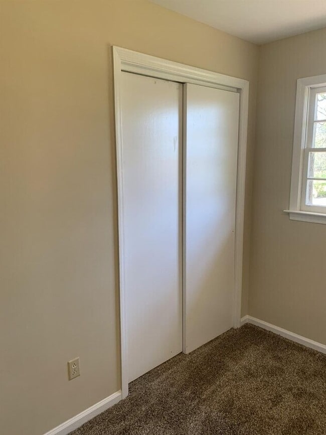 Building Photo - Beautiful Brick Ranch on Expansive Private Lot Near Athens