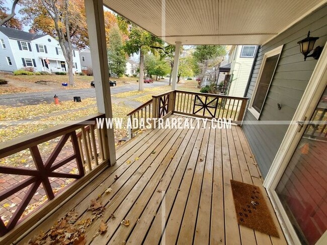 Building Photo - Beautiful Brookside Duplex-Available NOW!!