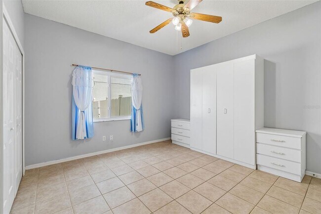 Building Photo - 12803 Longcrest Dr