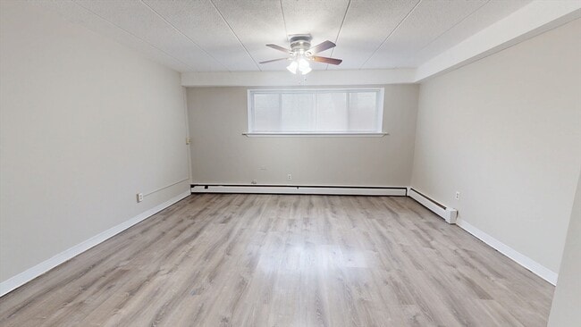 Building Photo - 50 Water St