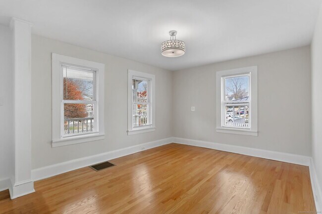 Building Photo - 8 3rd St