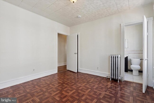 Building Photo - 903 W Duncannon Ave