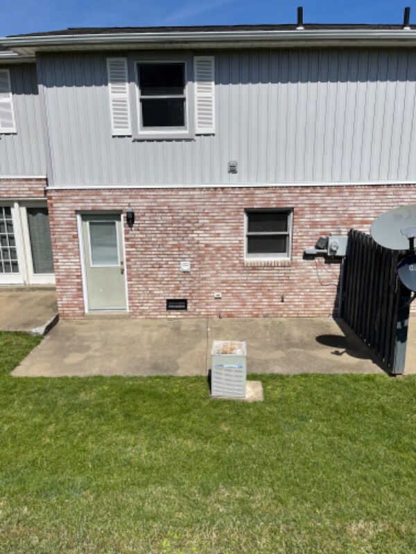 Building Photo - 110 Youngstown Rd