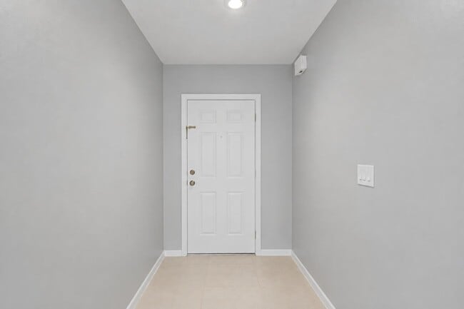Building Photo - 3130 Kingswood Terrace