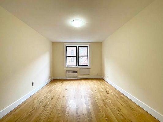 Building Photo - 2 bedroom in Bronx NY 10463