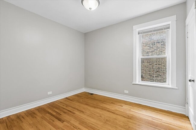 Building Photo - 4852 N Rockwell St