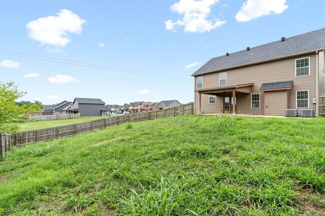Building Photo - Pet Friendly Four Bedroom!