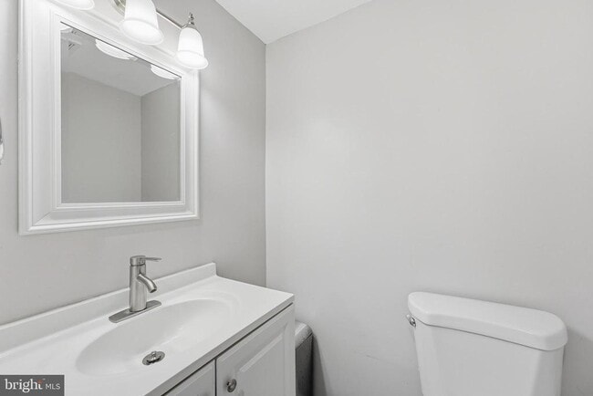 Building Photo - 2341 Belleview Ave