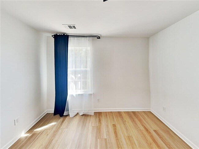 Building Photo - 515 Bigelow Ct