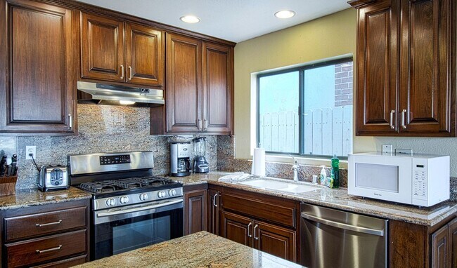 Building Photo - 414 E Oceanfront