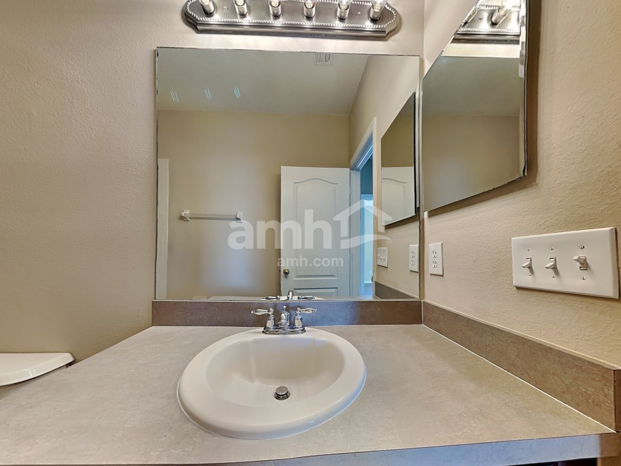 Building Photo - 1307 Gentilly Ln