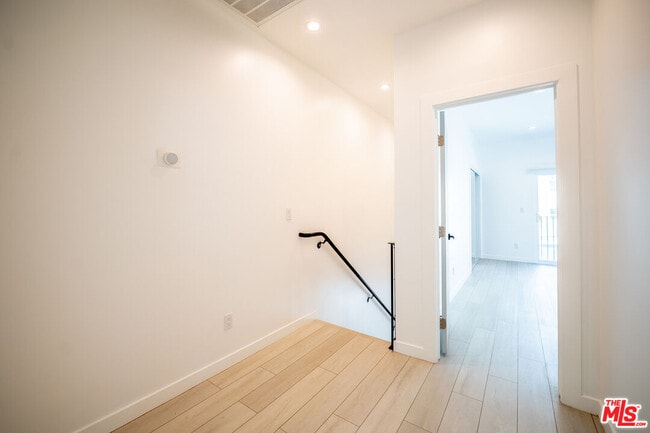 Building Photo - 246 N Dillon St