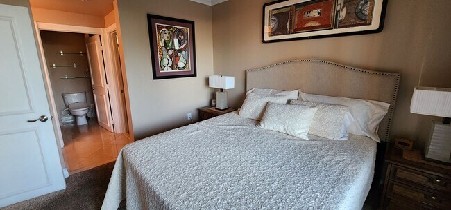 Building Photo - Fully furnished-full Sphere view