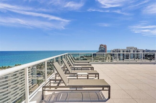 Building Photo - 2841 N Ocean Blvd