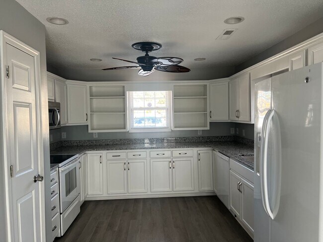 Building Photo - WALLINGFORD PLACE @ PALMETTO POINTE