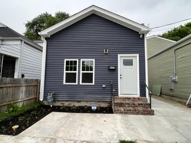 Primary Photo - 609 E Caldwell St