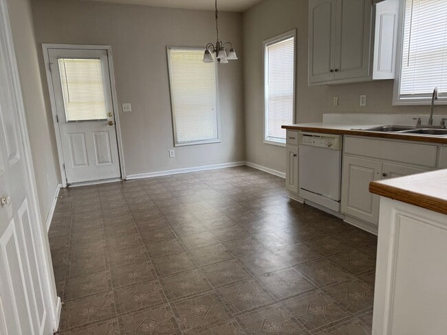 Building Photo - 1216 Stoneridge Ln