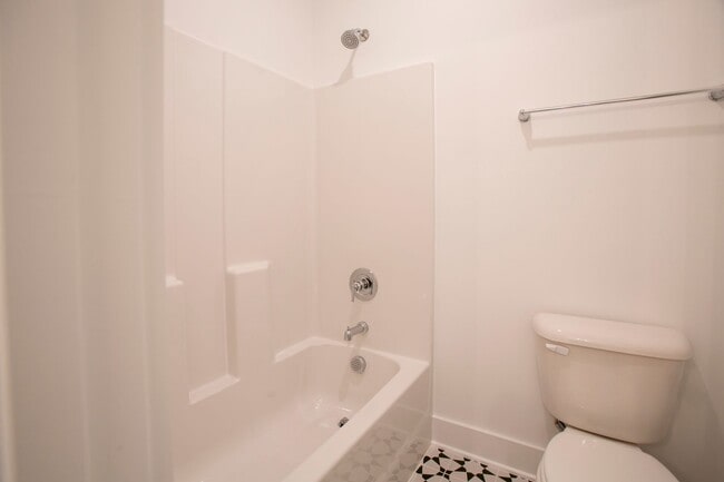 Building Photo - Chatham Park 3 Bed 2.5 Bath Available in A...