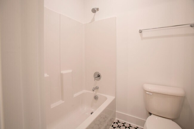 Building Photo - Chatham Park *Like New* Late July availability!