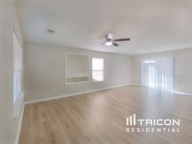 Building Photo - 258 Drooping Leaf Ln