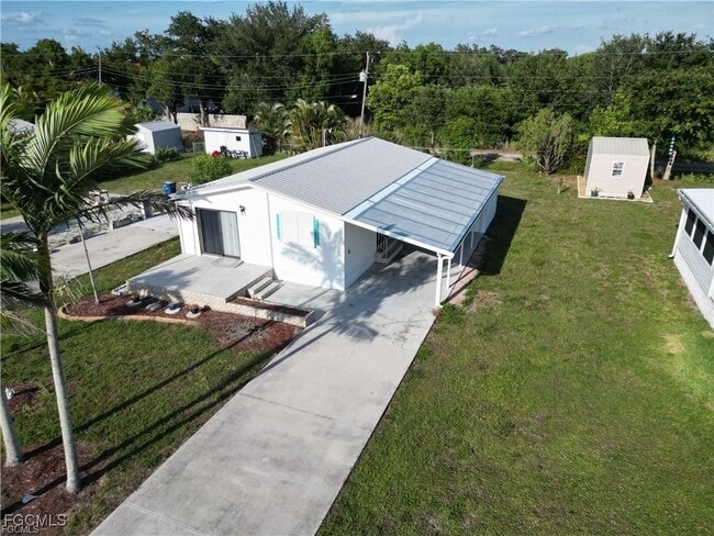 Building Photo - 16091 Siesta Dr
