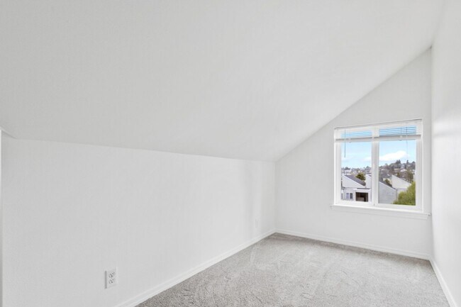 Building Photo - 3633 22nd Ave W