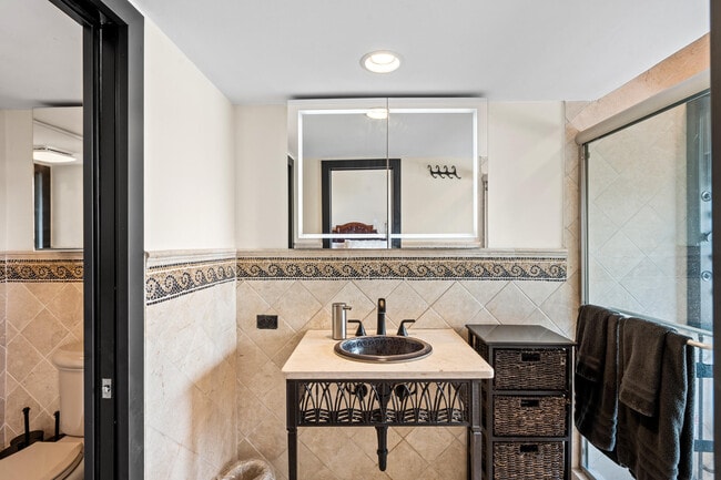 Building Photo - 1005 Bel Air Dr