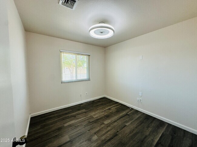 Building Photo - 1803 N Cheri Lynn Dr