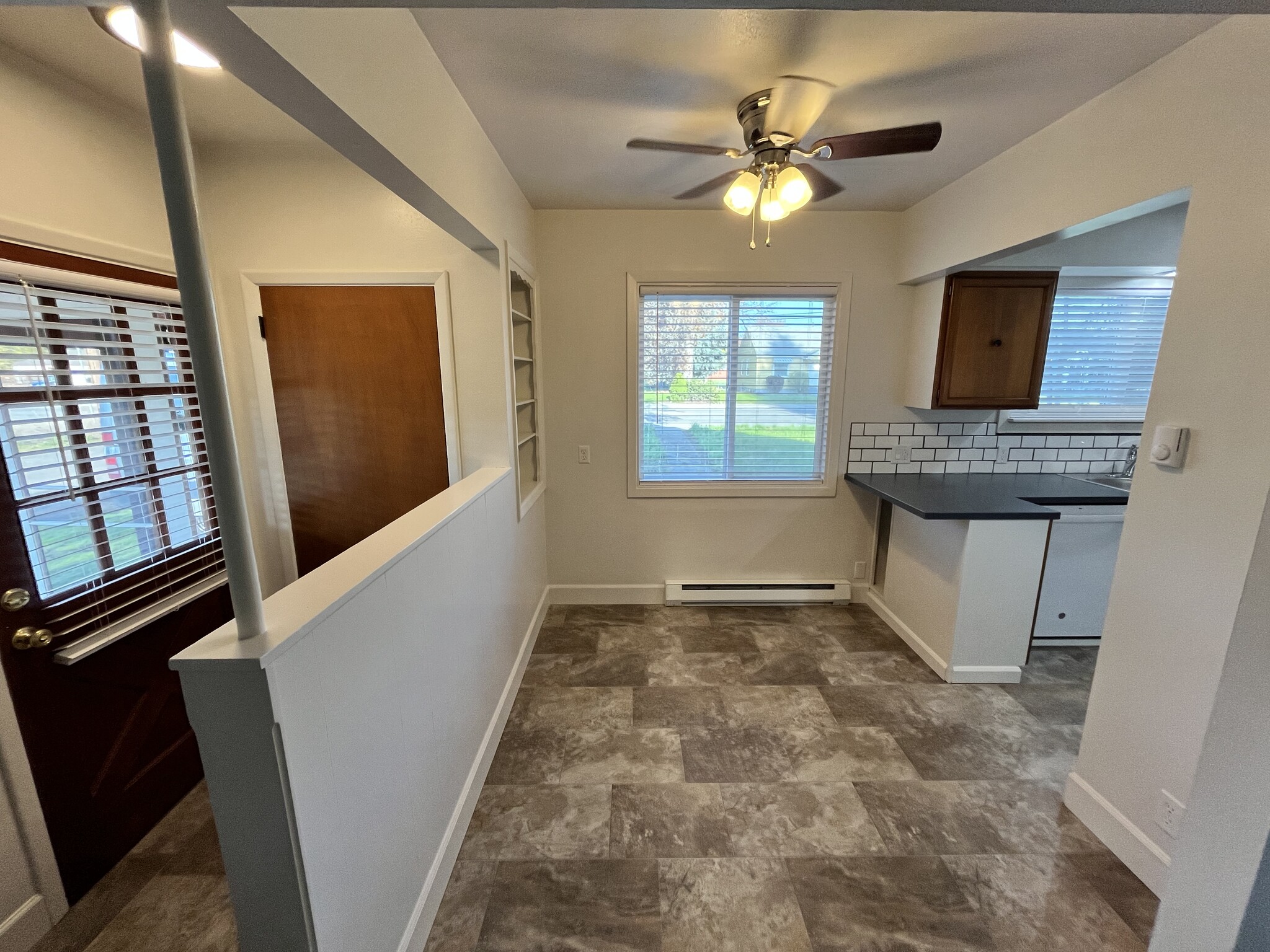 Building Photo - 303 N Bowdish Rd