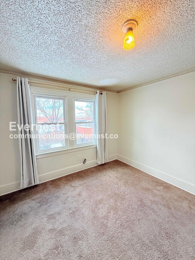 Building Photo - 9353 Kentucky St