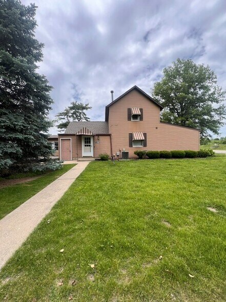 Exterior Entrance - 3220 Heartland Dr
